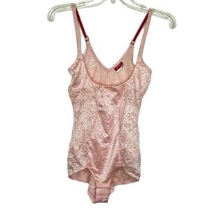 Scandale Pink Undergarment‎